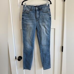 Judy Blue “Booty for Days” Skinny Jeans size 9 A14